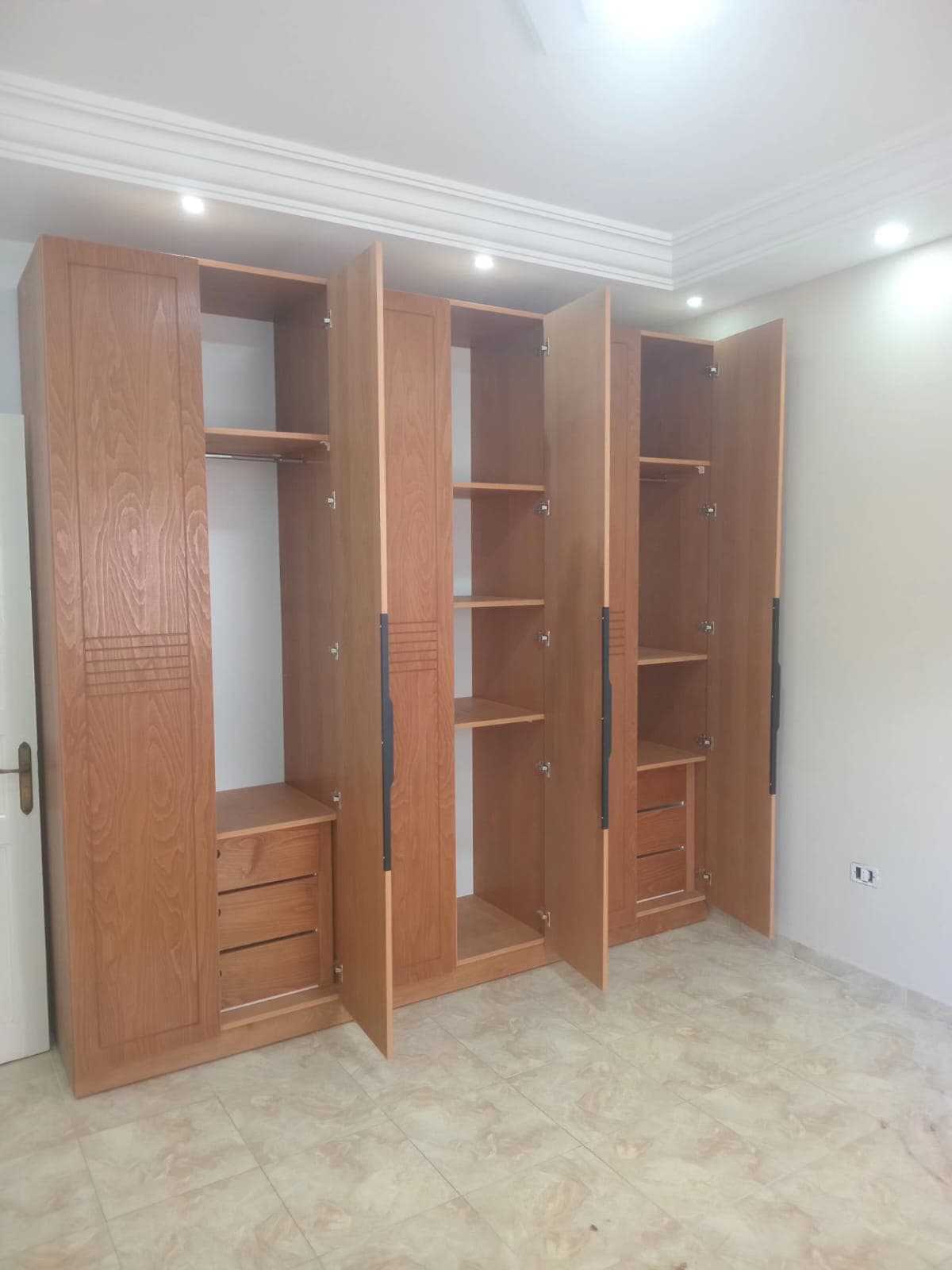 Réalisation dressing sur mesure par Walid SIFFI — Socofeb Décor